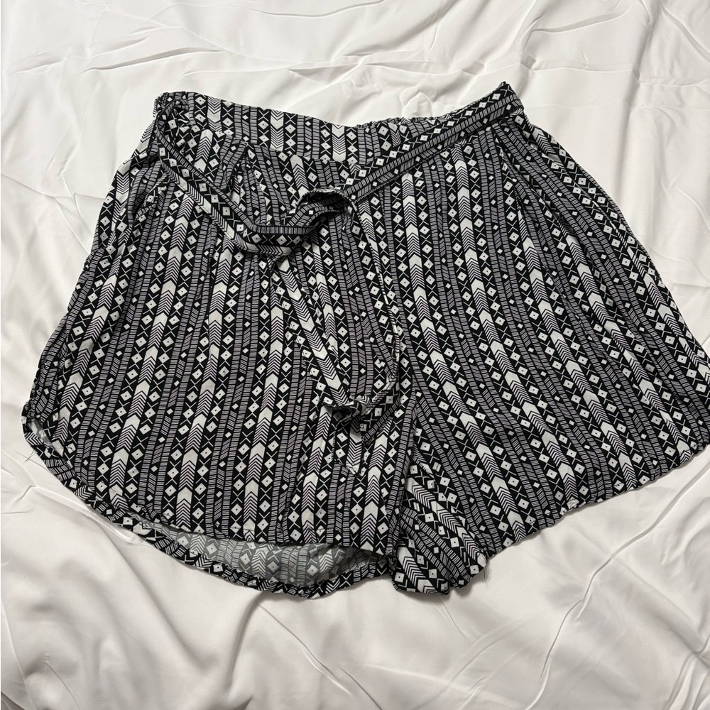 Rue21 Monochrome Patterned High Waist Shorts